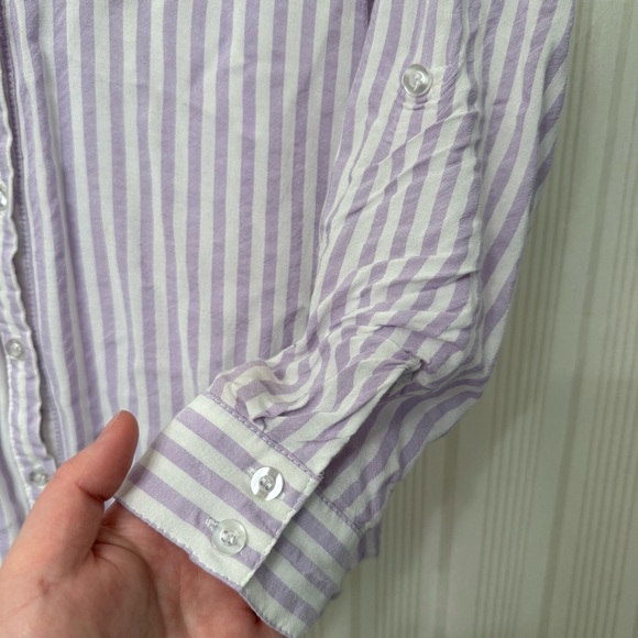 E&M Lightweight Purple & White Rayon Button Up Top - Picture 5 of 8